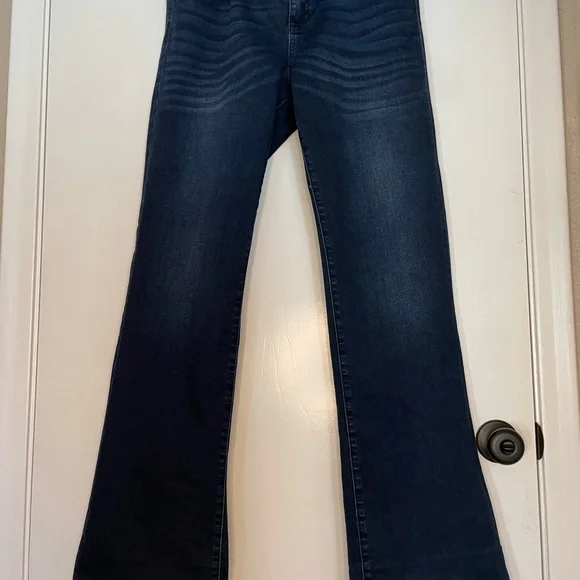 Kut from the Kloth Jean Flare Baby Bootcut - Picture 8 of 9